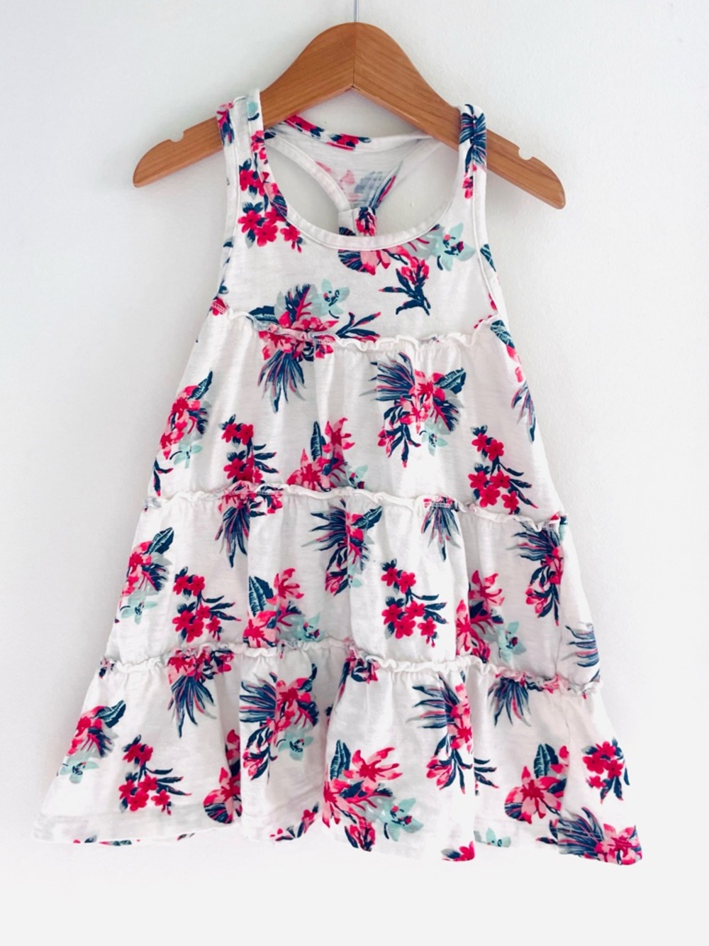 3/$20💥Tiered Flowy Summer Dress, White & Scarlet Floral Print, Sleeveless